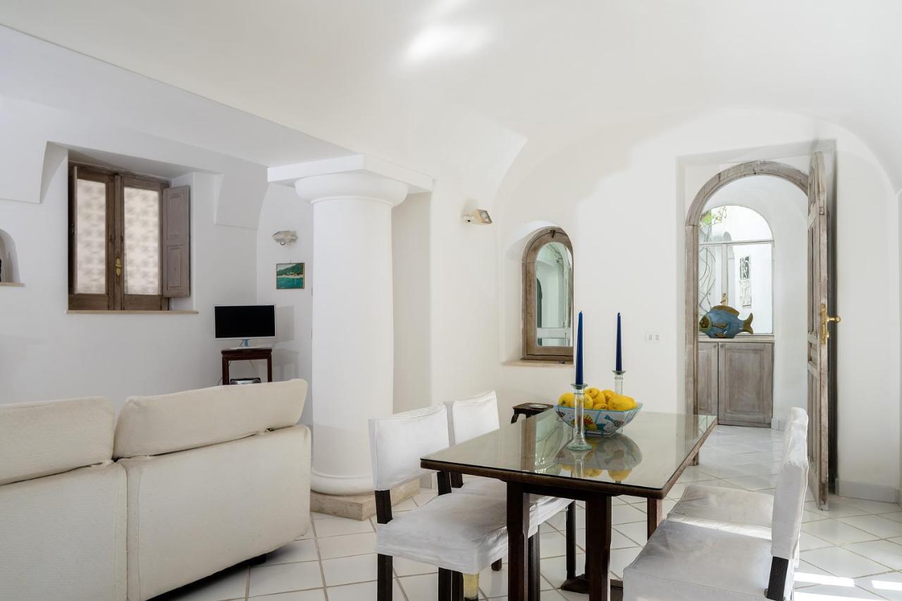 I Tre Soli Apartments By Caprirooms Exterior photo